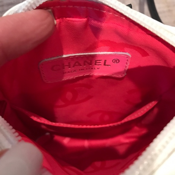 Chanel Handbag - Picture 3 of 4